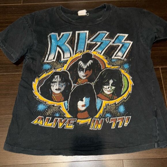 Madeworn KISS Cropped Tshirt, Small - Picture 3 of 5